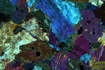 Rock sample by polarization optics