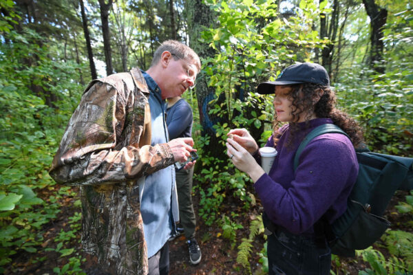 Alumna mycologist presents lecture on fungi