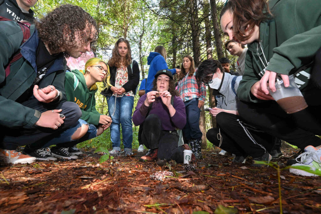 Alumna mycologist presents lecture on fungi