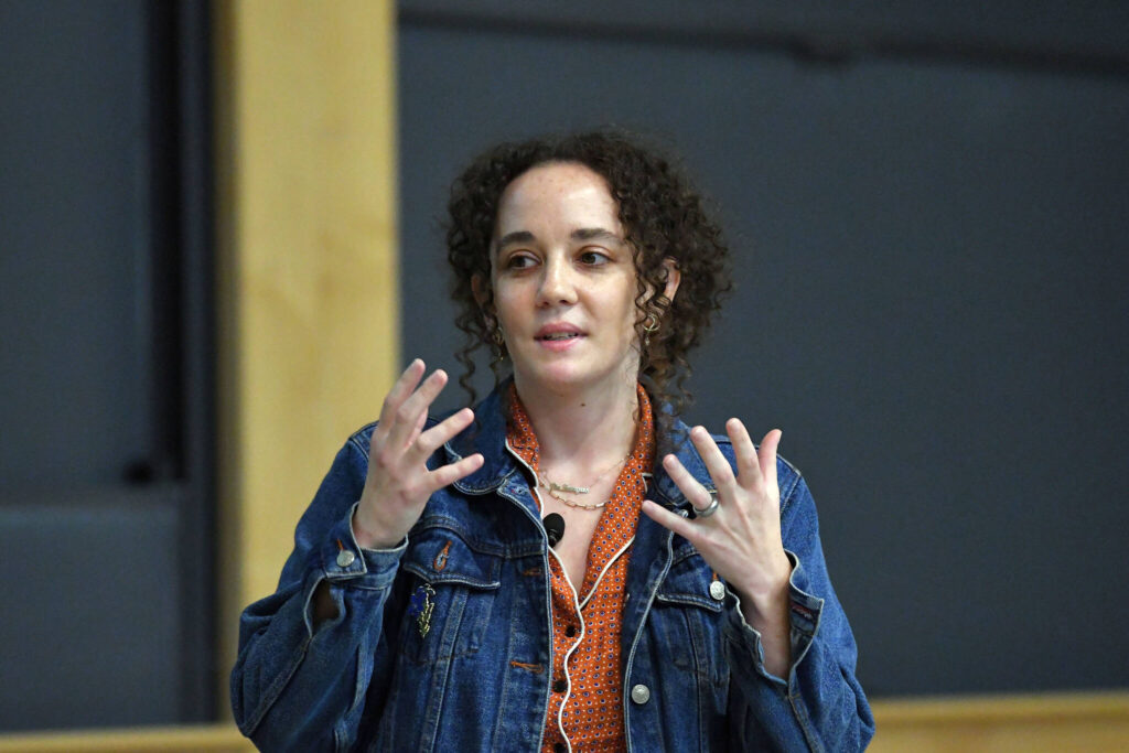 Alumna mycologist presents lecture on fungi